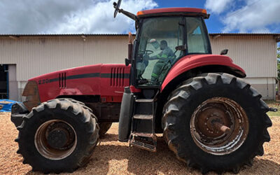 Trator MX 220 Magnum CASE